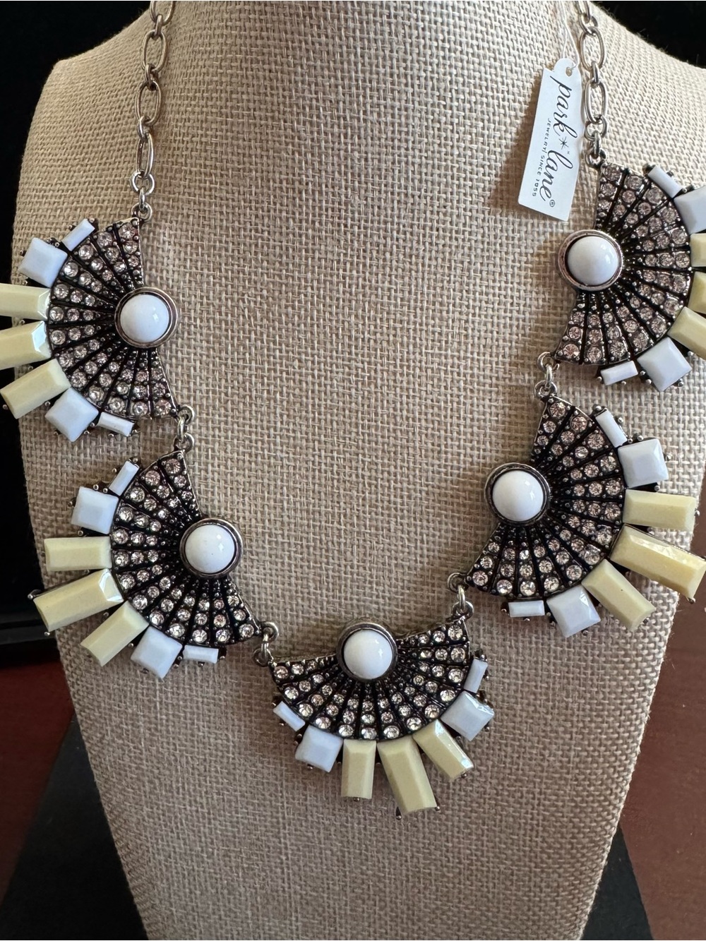 Park Lane Yellow /White /Black Statement Necklace w/ Silver Link Chain - Picture 6 of 6
